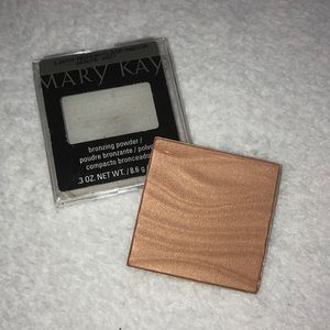 Bronzing powder light to medium Mary Kay